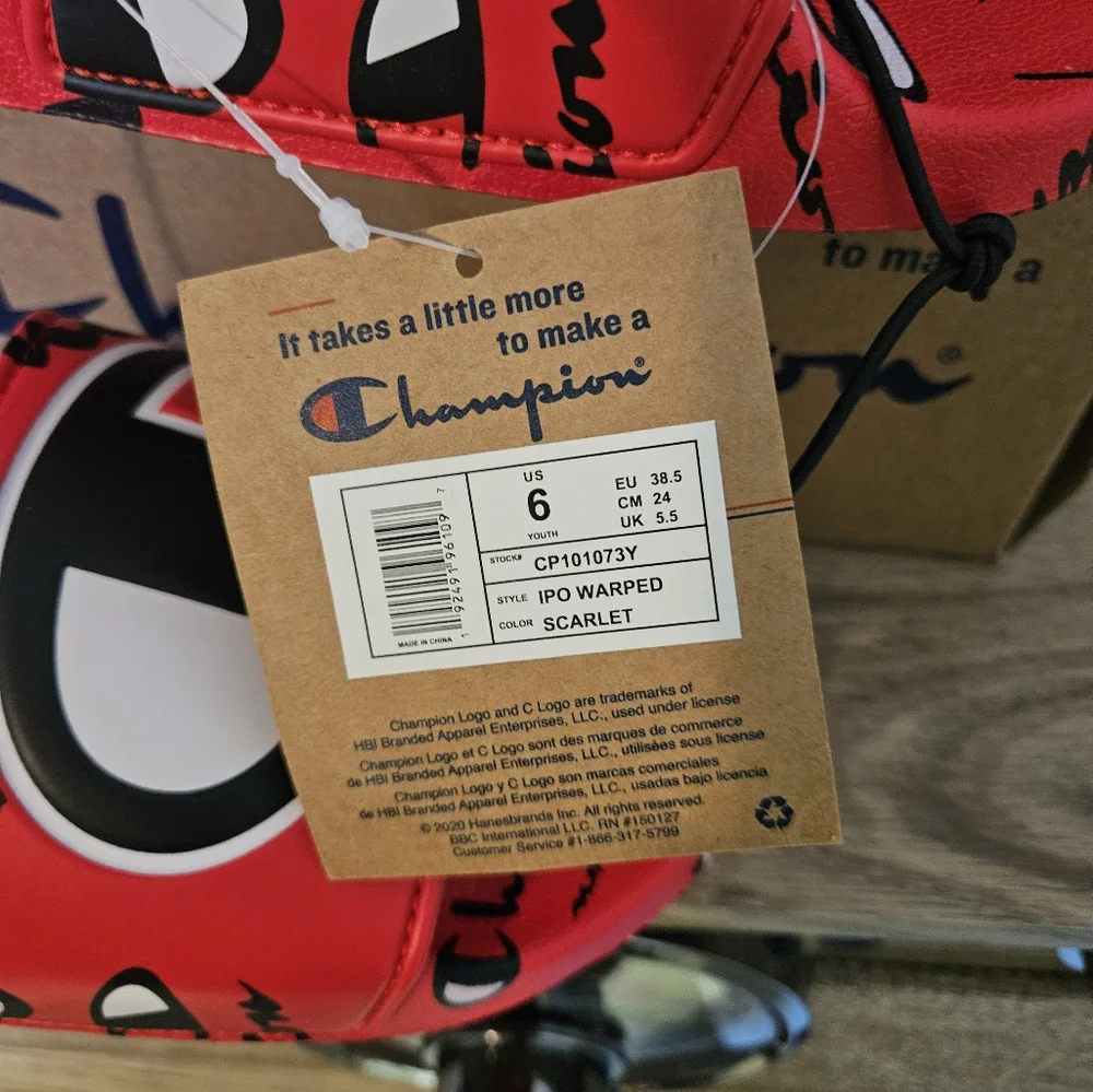 Champion Youth IPO Warped Slides, NWT Size 6
